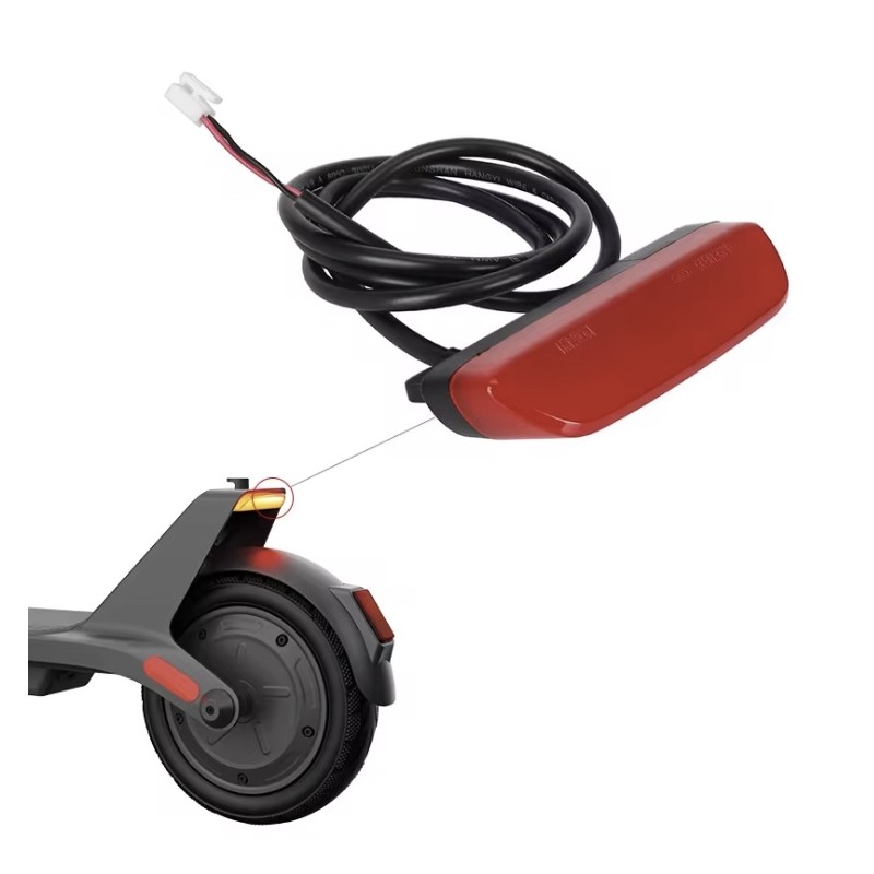 Achterlicht voor spatbord Xiaomi step 4 Lite 2nd Gen  - 1 Exacte compatibiliteit: bedoeld voor het spatbord van de Xiaomi 4 Lite
