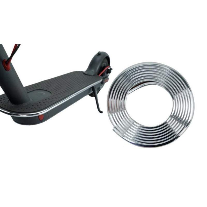 Dekorativ antikollisionsskyddslist för elektrisk skoter.  - 6 Skydda chassit och basen på din elektriska skoter genom att instal