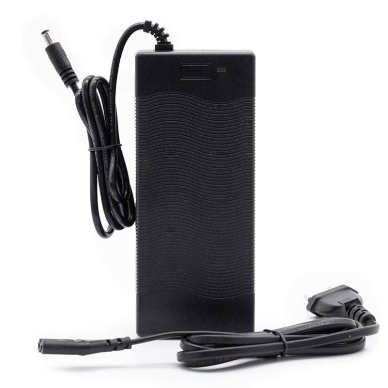 Töltő robogóhoz vagy elektromos kerékpárhoz 54.6v 2A - 48v - DC 5.5mm csatlakozó  - 1 Töltő robogóhoz vagy elektromos kerékpárho